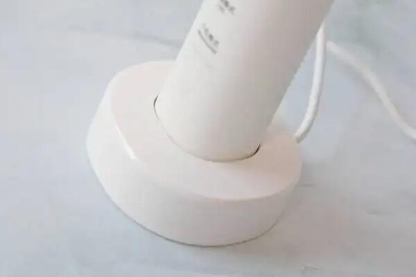 電動牙刷感應(yīng)式充電