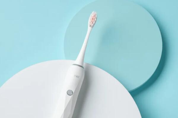 電動牙刷的危害，這三類人群不適合用電動牙刷