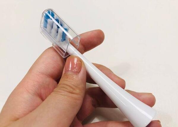 質(zhì)地柔軟的電動牙刷