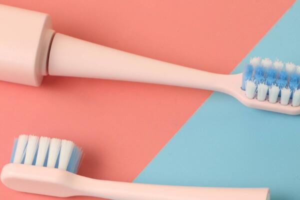 電動牙刷便宜和貴的區(qū)別：價(jià)格差異大電動牙刷的三大差別