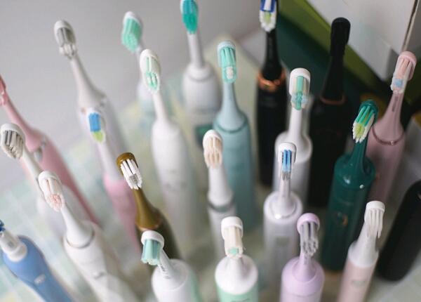 便宜的兒童電動(dòng)牙刷能用嗎？看完這篇文章，你準(zhǔn)不敢用低價(jià)電動(dòng)牙刷