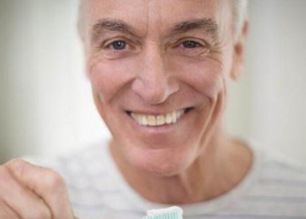 電動(dòng)牙刷適合哪些人群？適合用電動(dòng)牙刷的七大人群