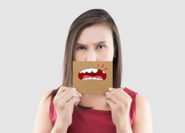 牙敏感用電動(dòng)還是手動(dòng)牙刷？牙齒敏感人群必看！