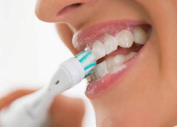 便攜智能電動(dòng)牙刷怎么用 便攜智能電動(dòng)牙刷怎么用