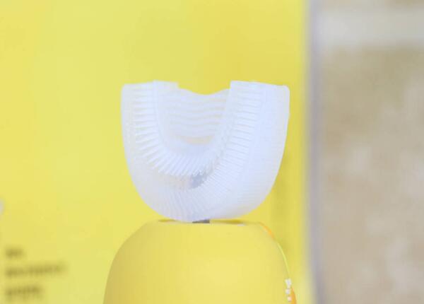 兒童u型手動(dòng)牙刷刷得干凈不？答案盡在文中！