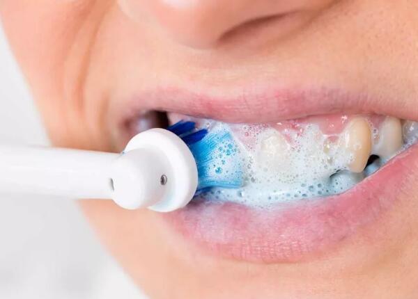 震動式電動牙刷的正確使用方法詳解，僅此一篇