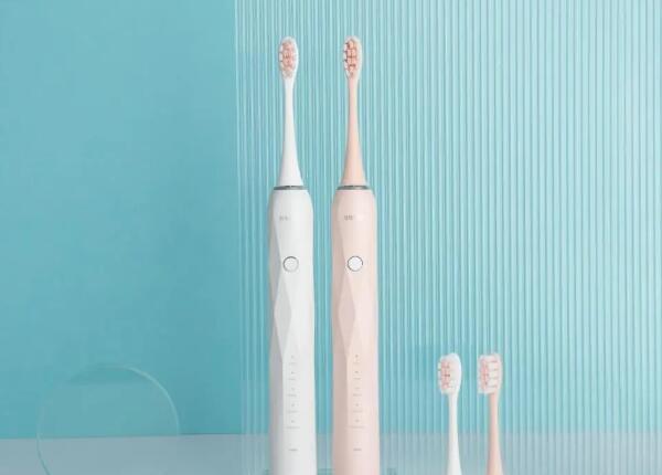 新入手電動牙刷怎么使用？牙刷正確使用指南大揭秘，新手必看